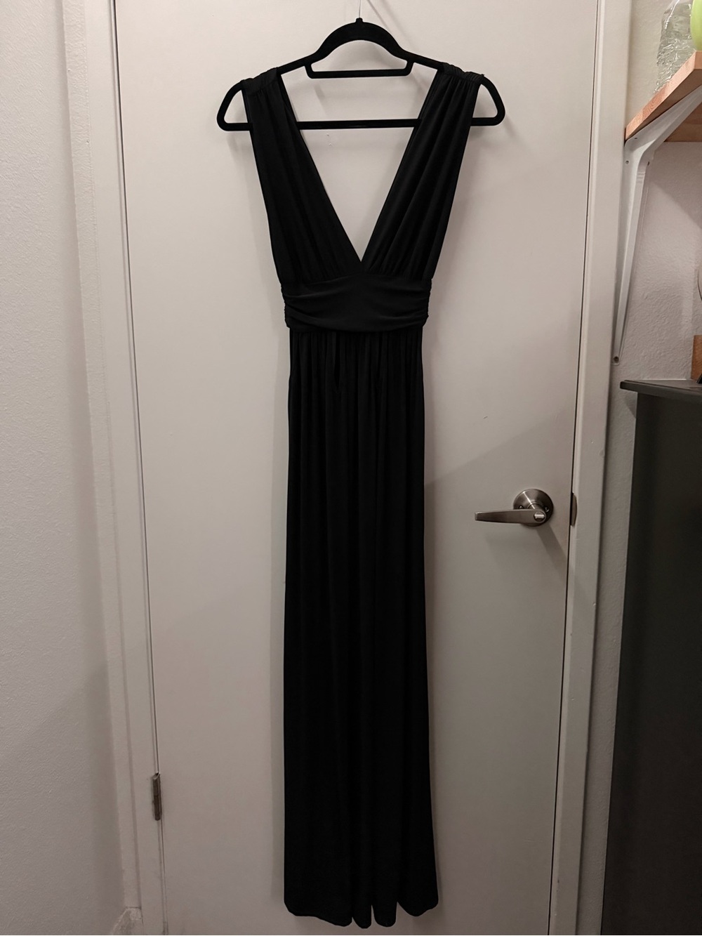 Black V-Neck Sleeveless Maxi Dress